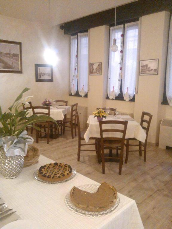 Locanda San Fiorenzo Fiorenzuola dʼArda Kültér fotó