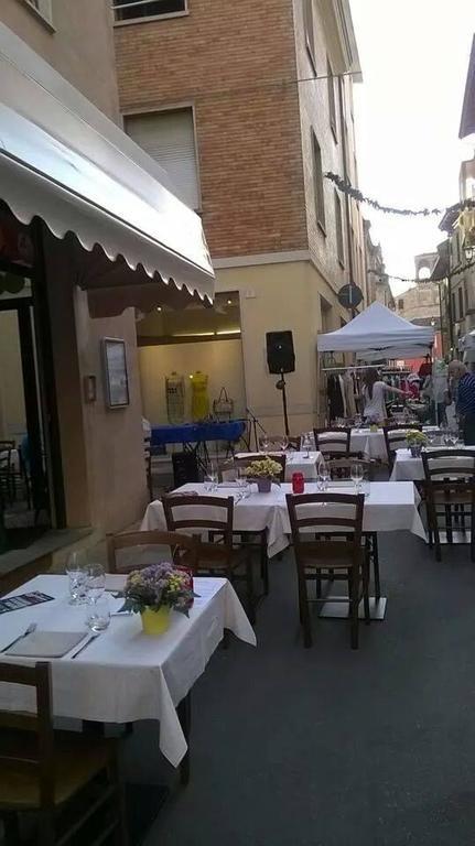 Locanda San Fiorenzo Fiorenzuola dʼArda Kültér fotó