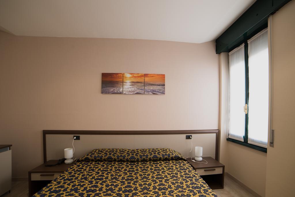 Locanda San Fiorenzo Fiorenzuola dʼArda Szoba fotó