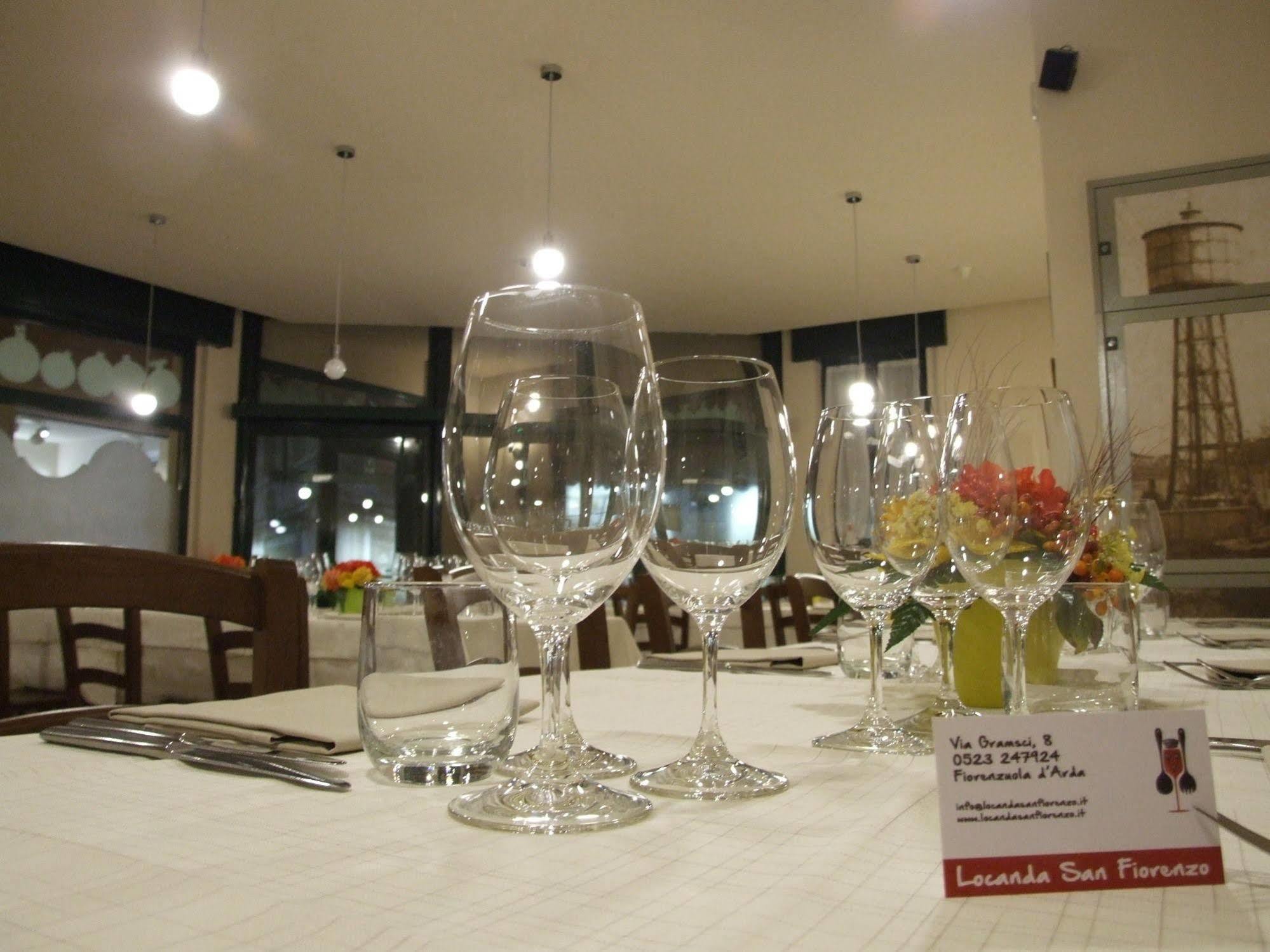 Locanda San Fiorenzo Fiorenzuola dʼArda Kültér fotó